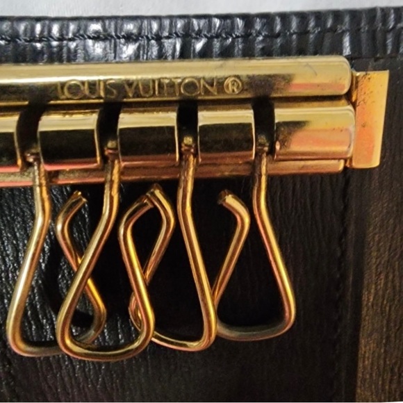 Louis Vuitton Epi Leather 4 Key Holder Epi Leather Black Louis Vuitton - Picture 4 of 11